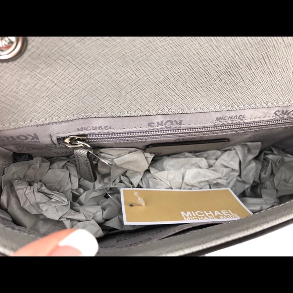 ‼️SALE‼️ 👜💕-Michael Kors Crossbody Gray Floral - Picture 8 of 8